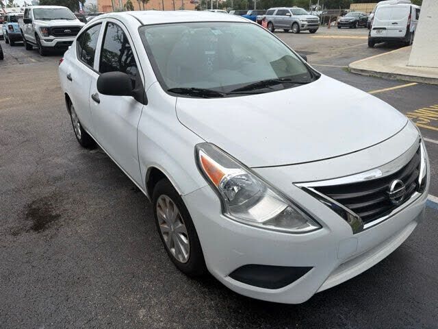 2015 NISSAN Versa