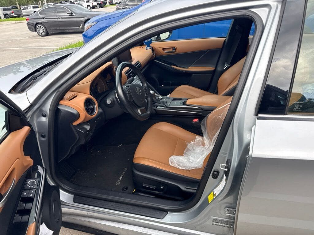 2025 Lexus IS