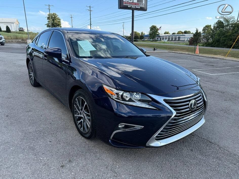 2017 LEXUS ES