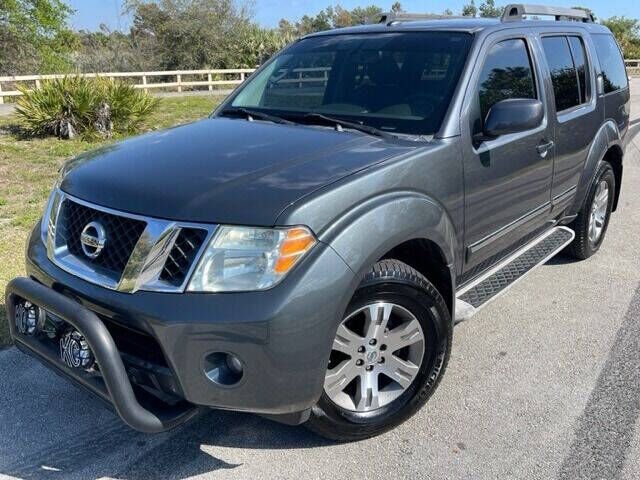 2011 NISSAN Pathfinder