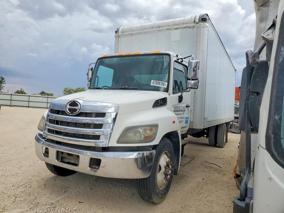 2013 HINO Incomplete Vehicle