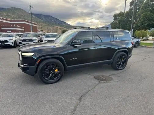 2023 RIVIAN R1S