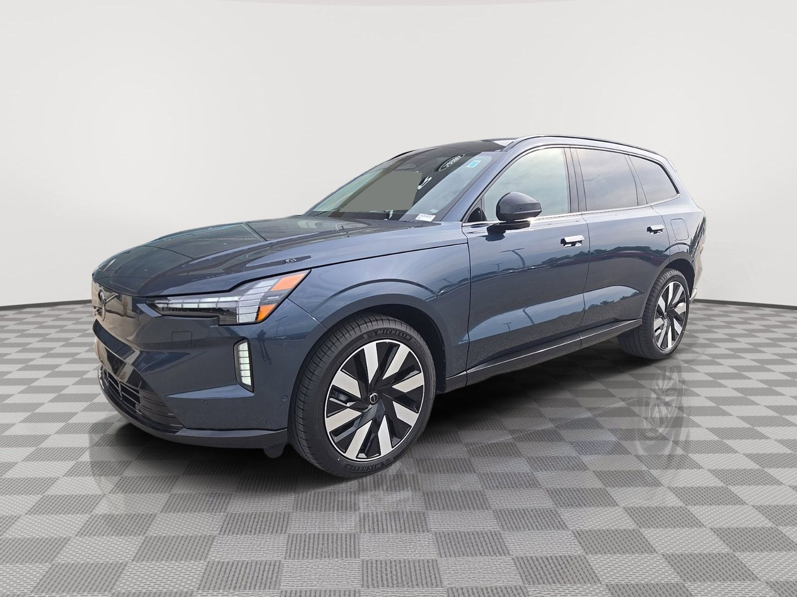 2026 VOLVO EX90