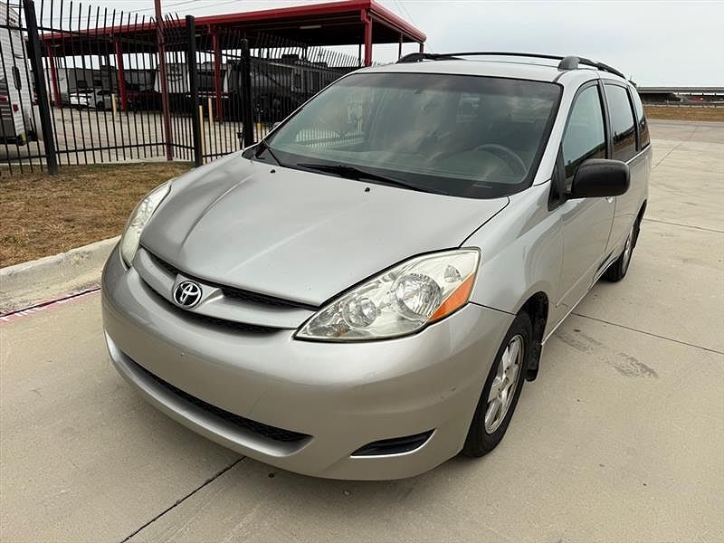 2010 TOYOTA Sienna