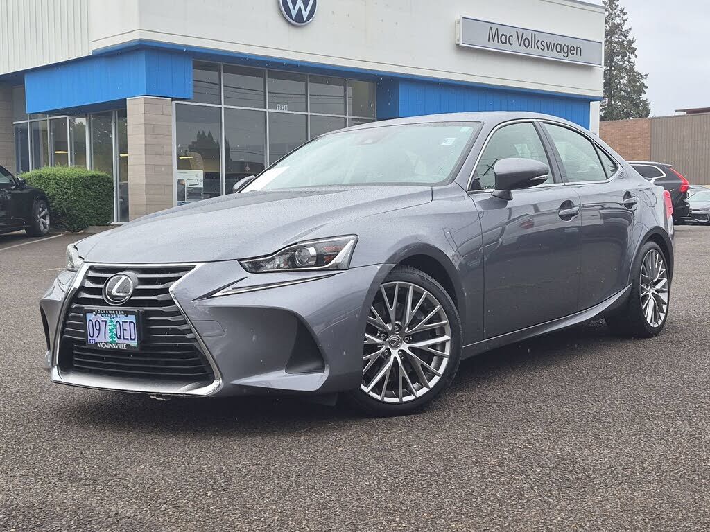 2017 LEXUS IS