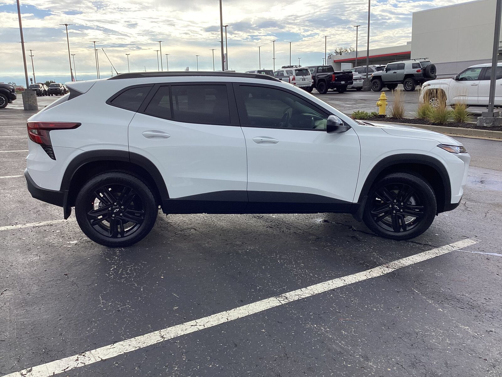 2025 CHEVROLET Trax
