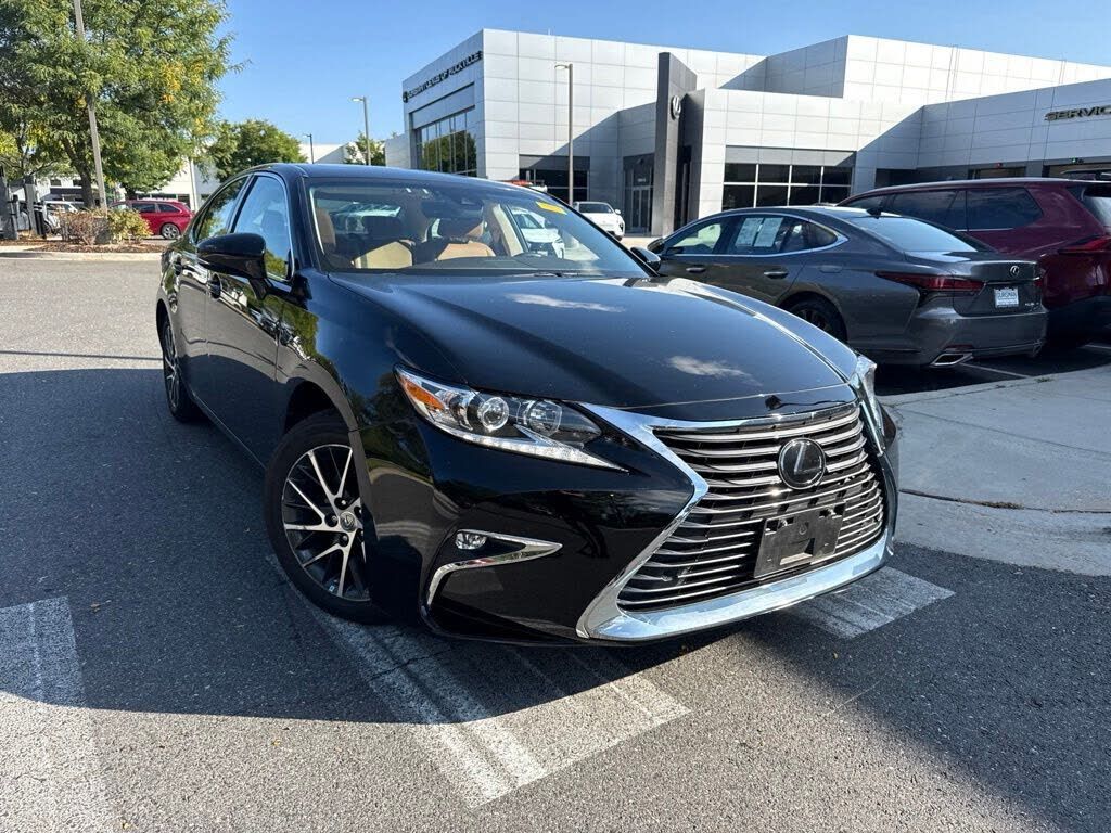 2017 LEXUS ES