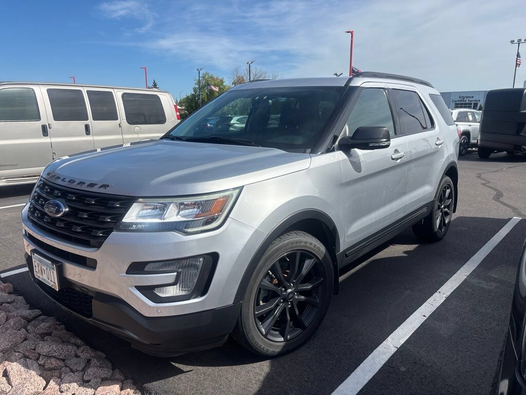 2017 FORD Explorer