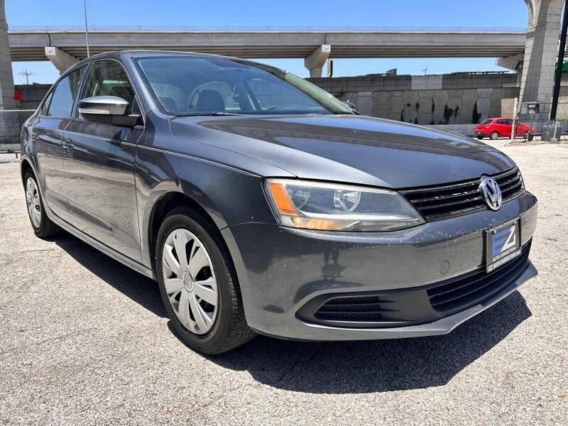 2012 VOLKSWAGEN Jetta