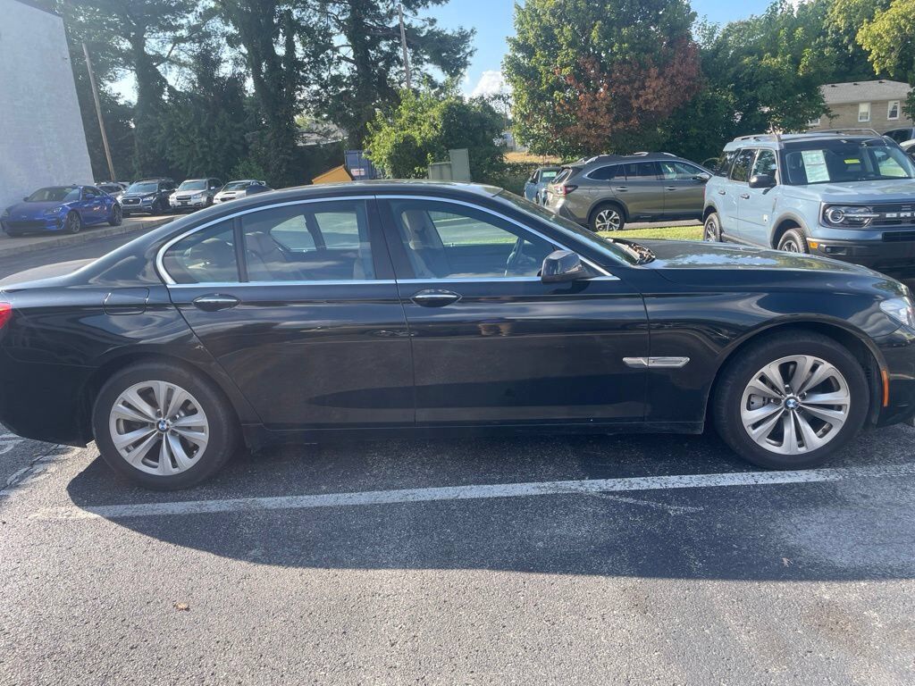 2012 BMW 740i