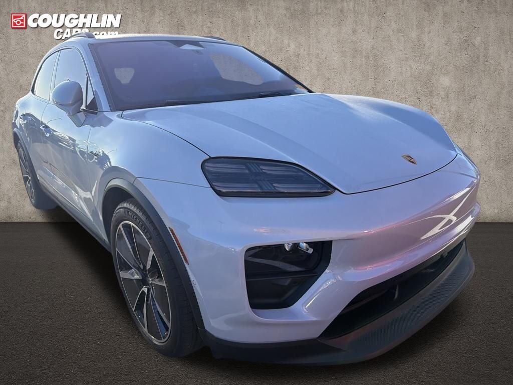 2024 PORSCHE Macan