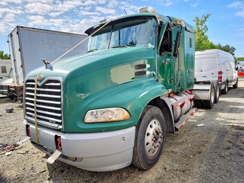 2004 MACK CX