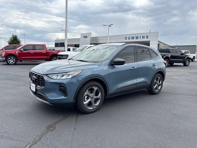 2025 FORD Escape