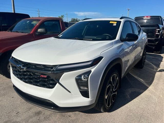 2025 CHEVROLET Trax