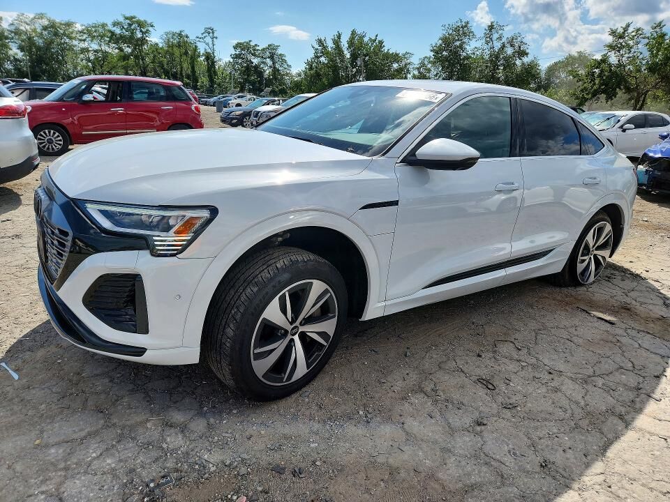 2024 AUDI Q8