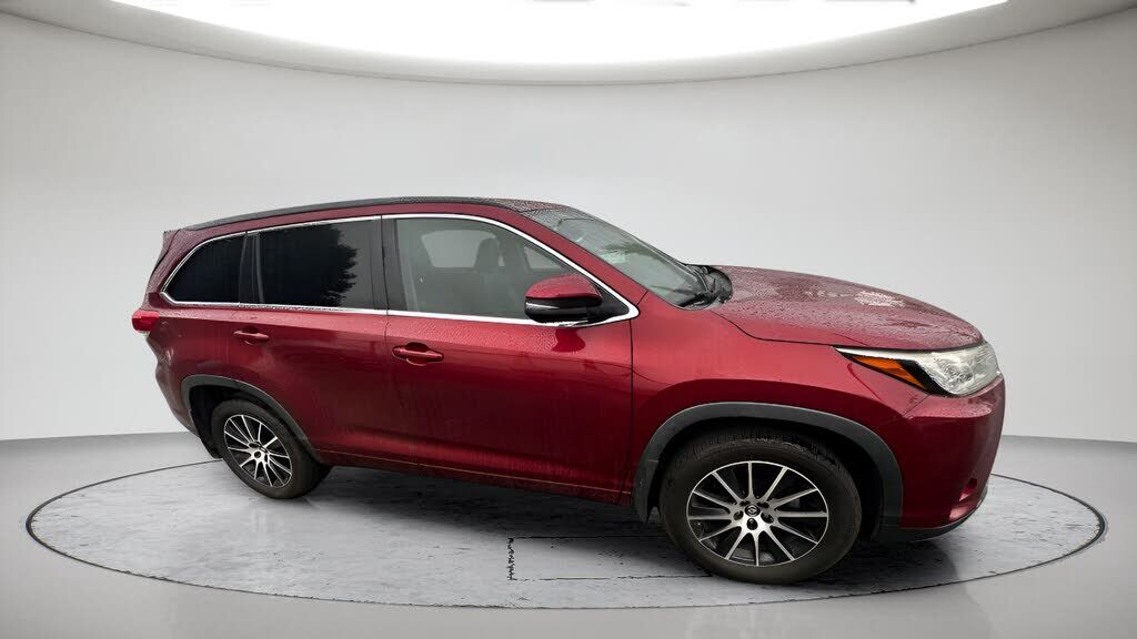 2018 TOYOTA Highlander