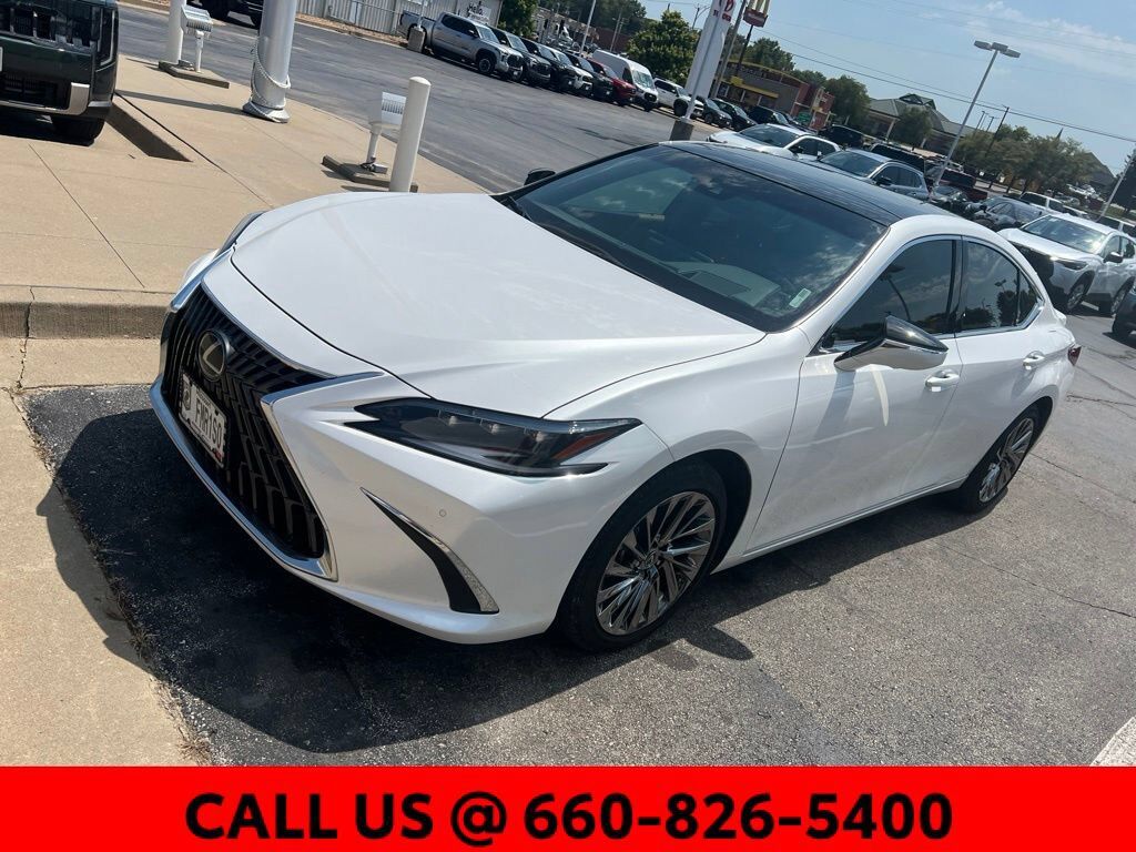 2025 Lexus ES