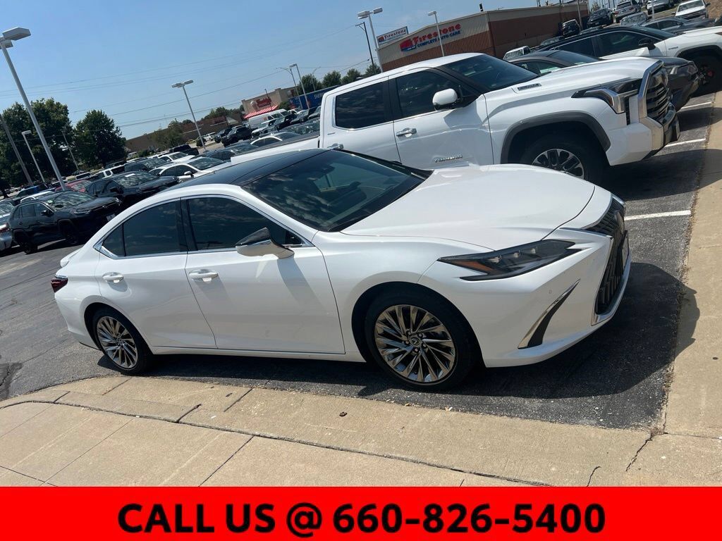 2025 LEXUS ES