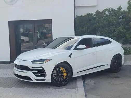 2022 LAMBORGHINI URUS