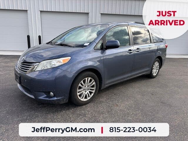 2017 TOYOTA Sienna