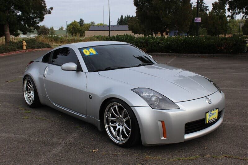 2004 NISSAN 350Z