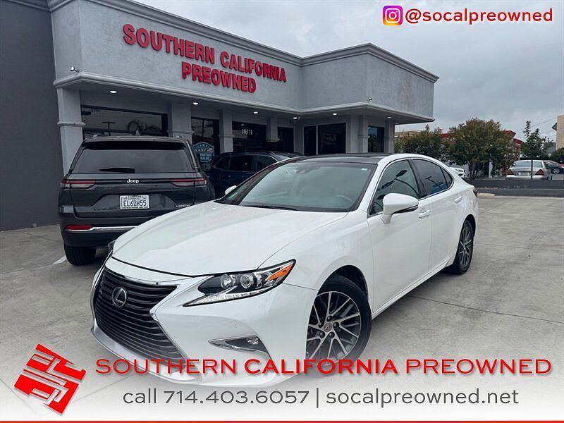 2017 LEXUS ES