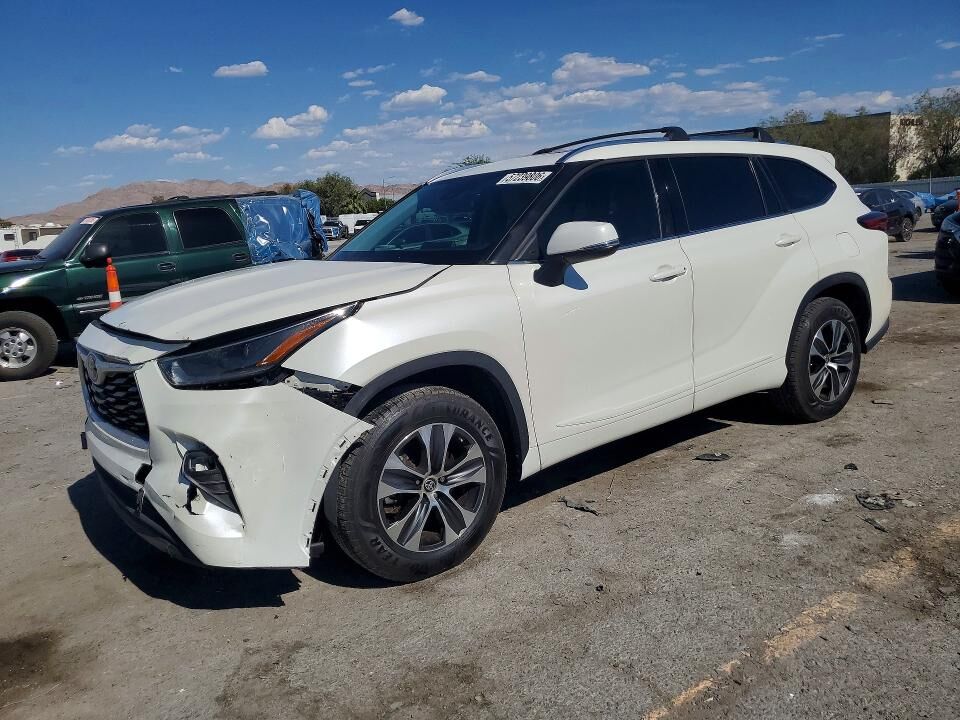 2021 TOYOTA Highlander