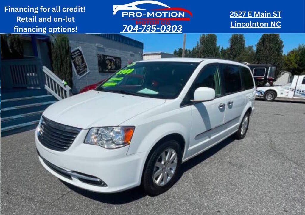 2016 CHRYSLER Town and Country