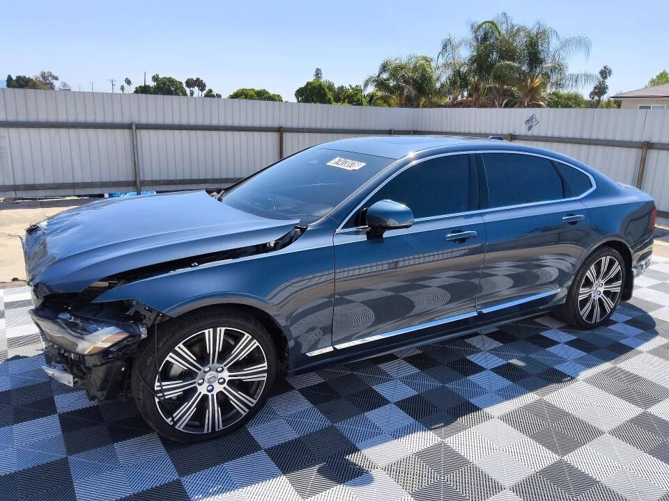 2024 VOLVO S90