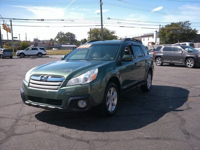 2013 SUBARU Outback