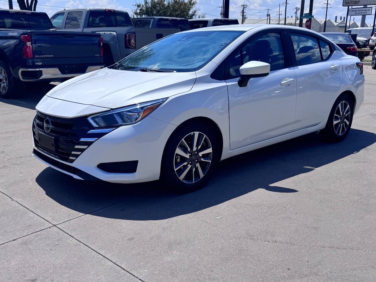 2023 NISSAN Versa