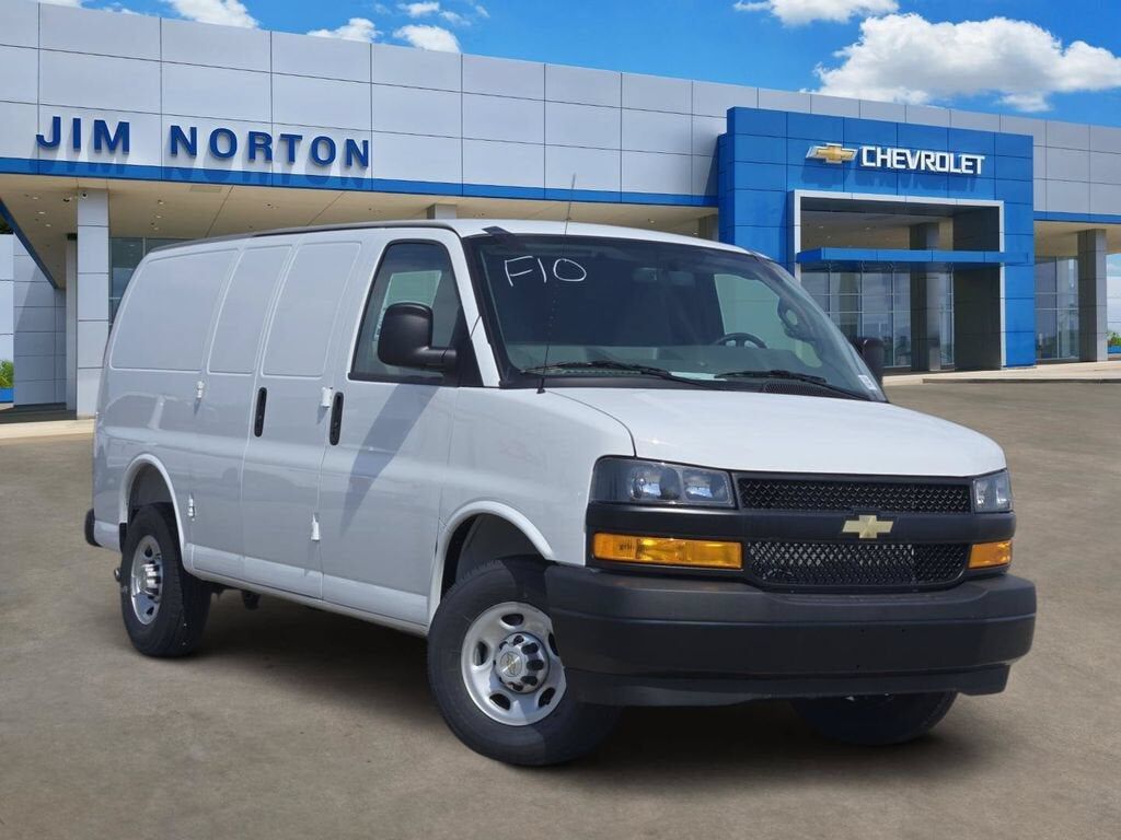 2026 CHEVROLET Express