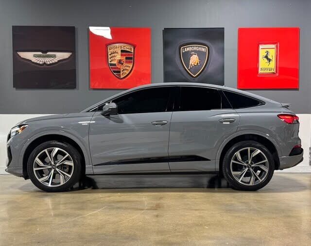 2024 AUDI Q4