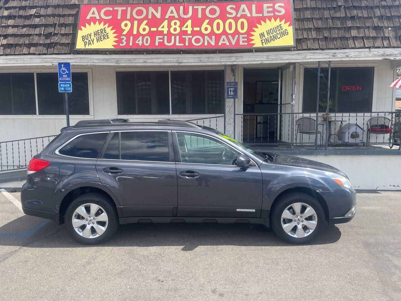 2011 SUBARU Outback