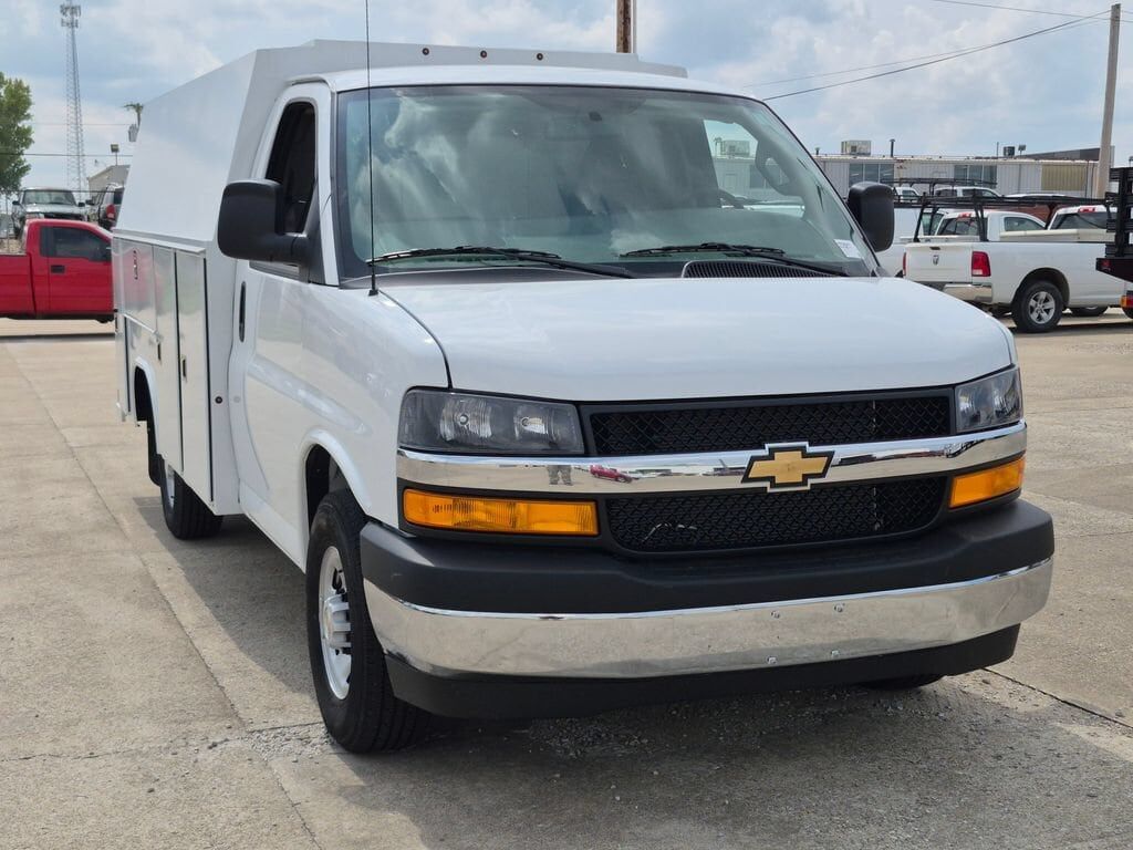 2026 CHEVROLET Express