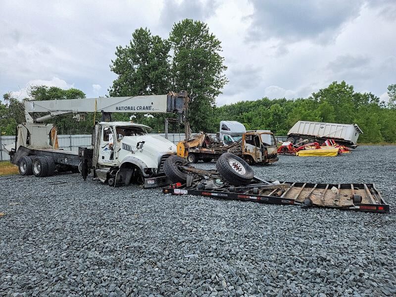 2015 MACK GU