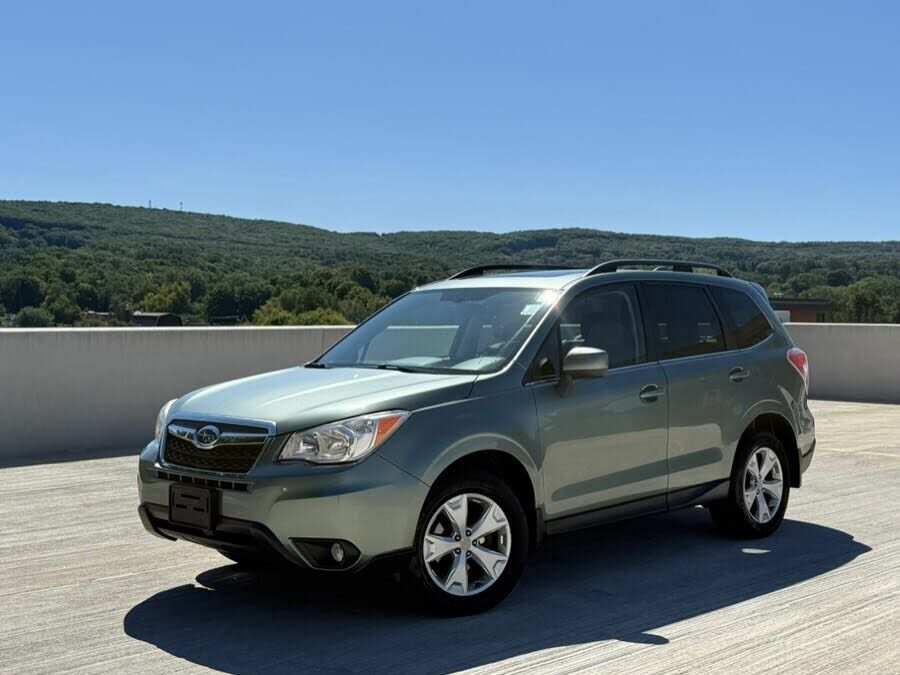 2016 SUBARU Forester