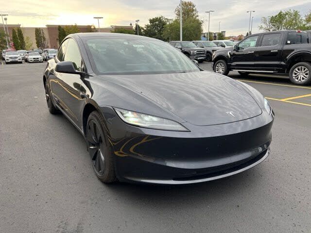 2025 TESLA Model 3