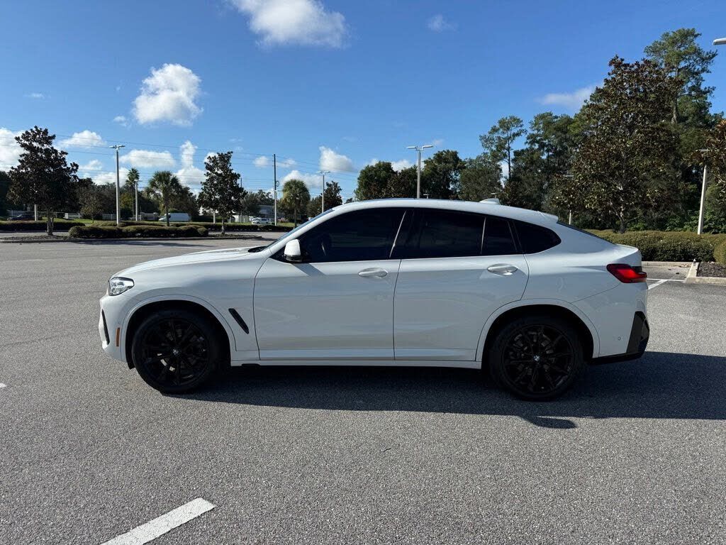 2022 BMW X4