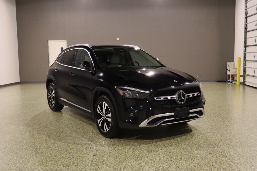 2025 MERCEDES-BENZ GLA-Class