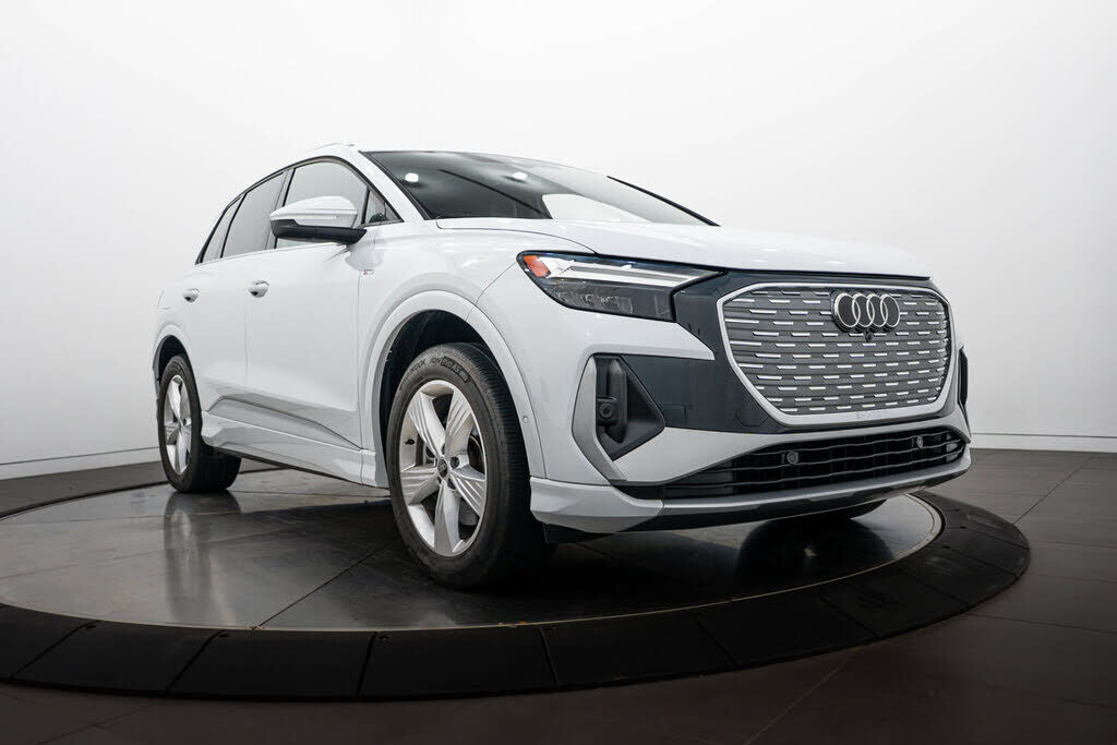 2023 AUDI Q4