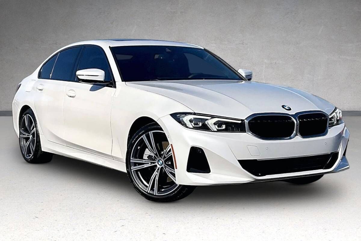 2023 BMW 330i