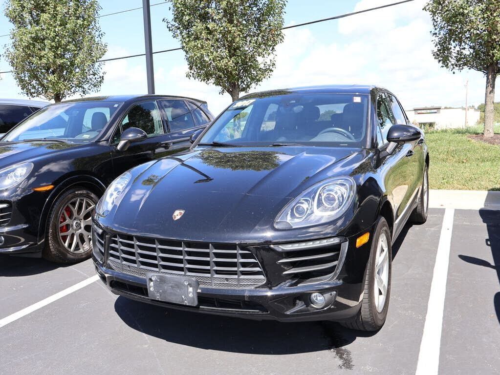 2017 PORSCHE Macan
