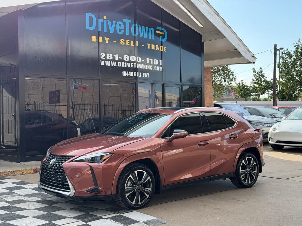 2026 LEXUS UX