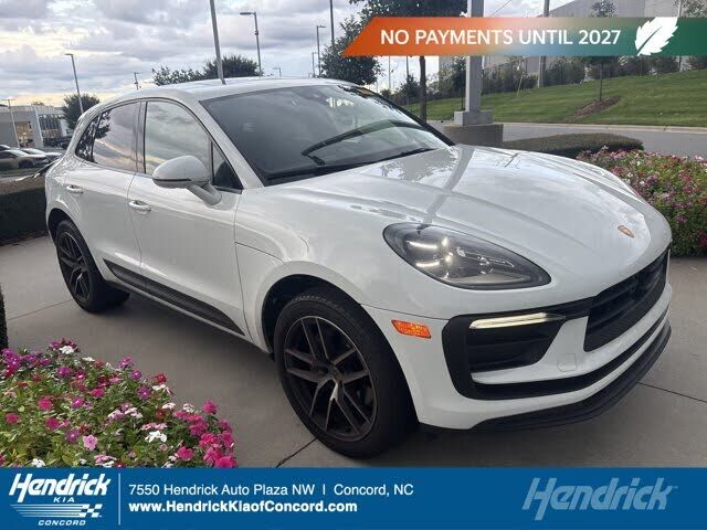 2023 PORSCHE Macan