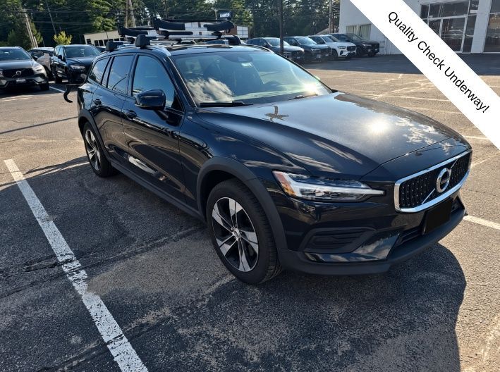 2020 VOLVO V60CC