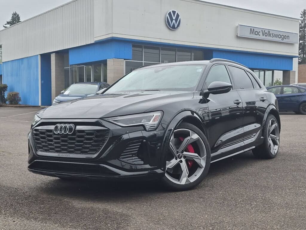 2024 AUDI SQ8