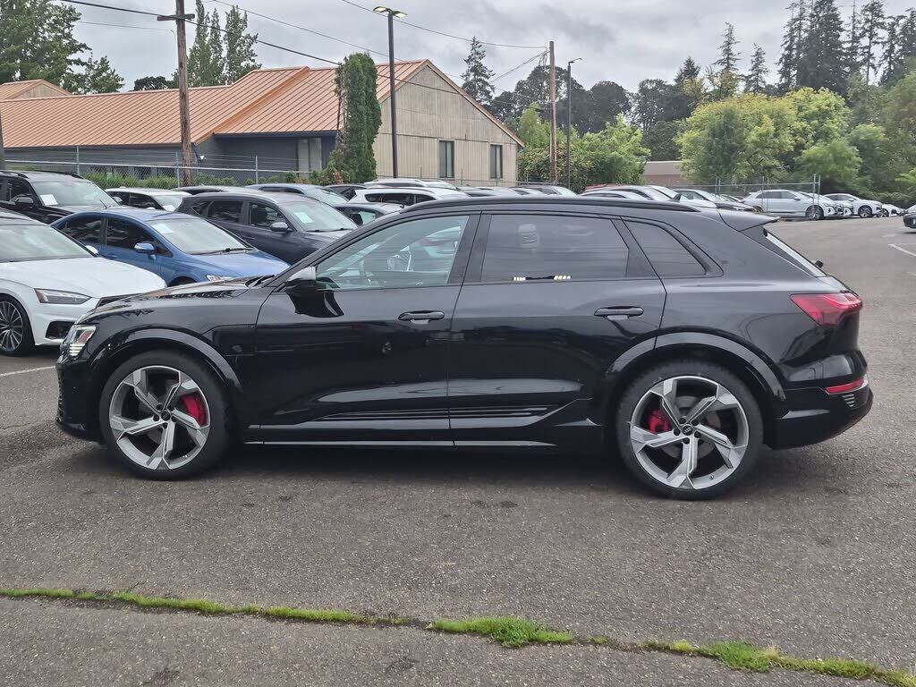 2024 Audi SQ8
