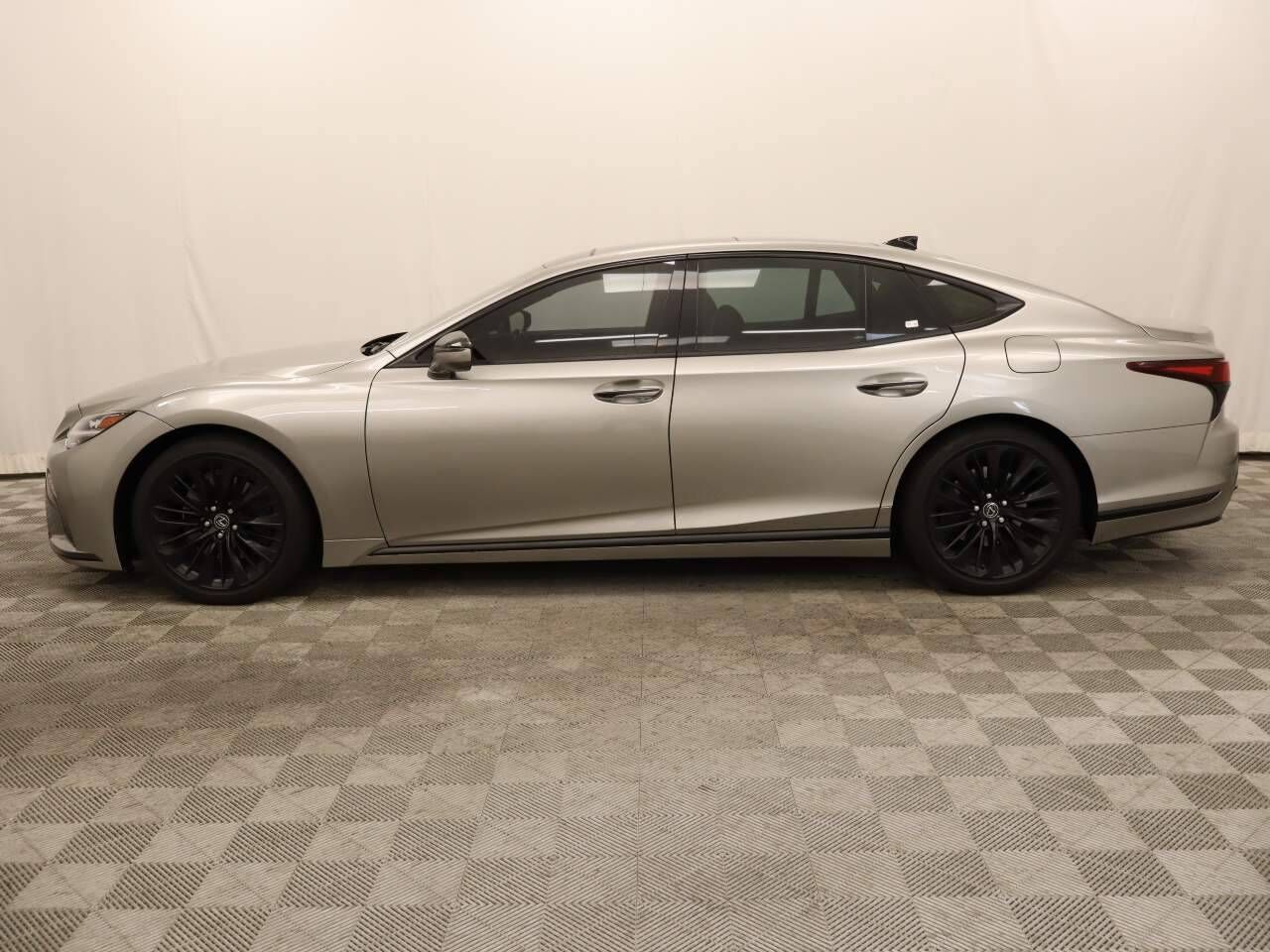 2022 Lexus LS