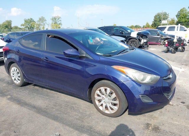 2012 HYUNDAI Elantra